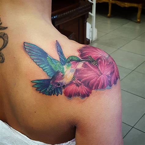 shoulder hummingbird tattoo